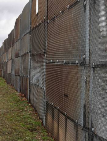 Point Alpha - Typischer Zaun aus Streckmetallmatten, die den Übertrittüber die ehemalige Grenze von der DDR zur BRD verhindern sollen.